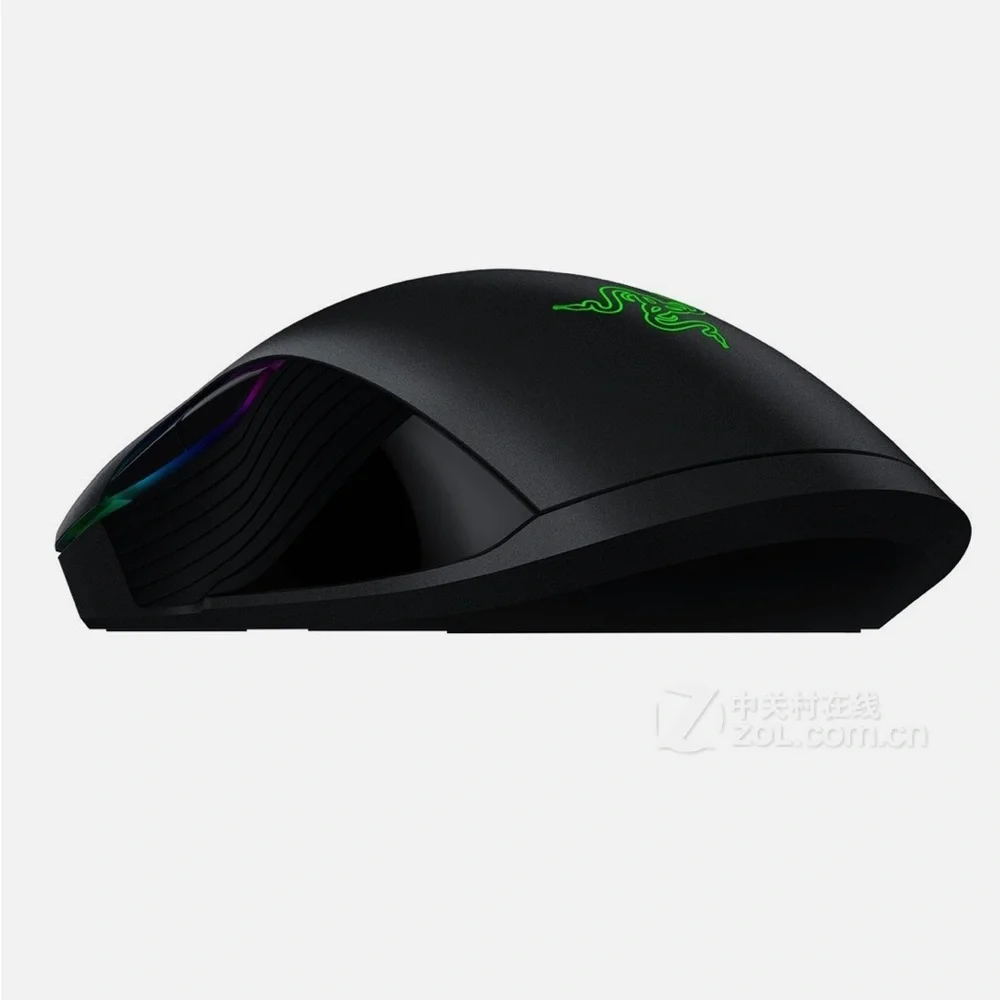 Razer Black Mouse with Vibrant Green Accents - Picture 3 of 9